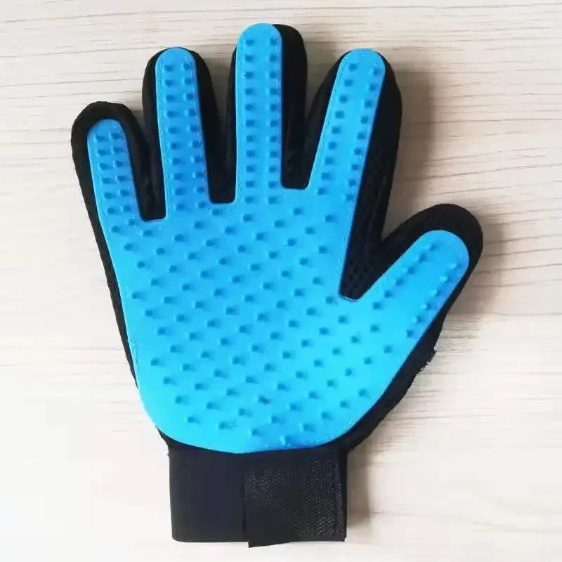 Comfortable Grooming Glove for Dogs and Cats, featuring a non-slip design that allows for easy handling while effectively deshedding your pets